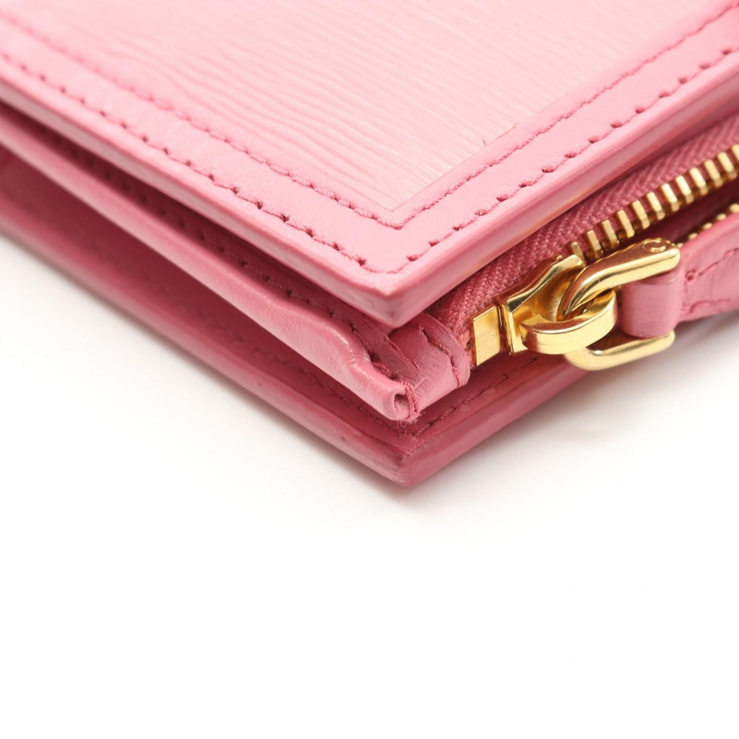 PRADA Vitello Move FIOCO Pink Leather Wallet - Exquisite Craftsmanship