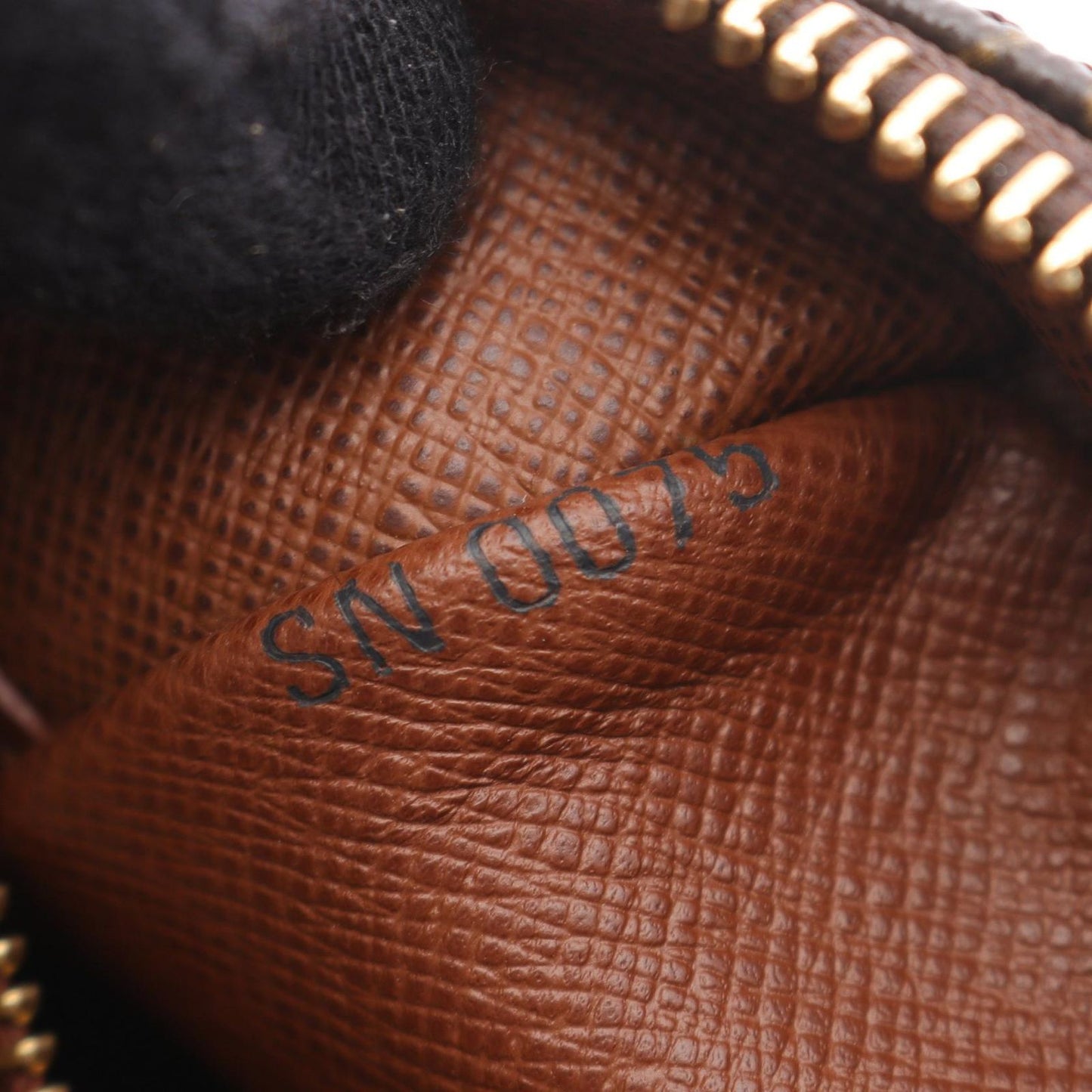 Louis Vuitton Monogram Troca 27 Shoulder Bag - Timeless Elegance