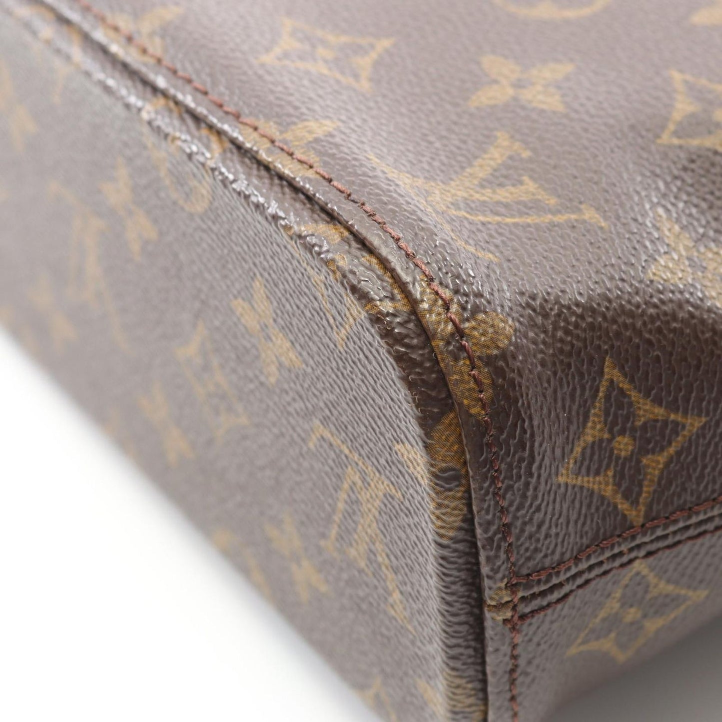 Louis Vuitton Monogram Vavin PM Handbag - Timeless Elegance