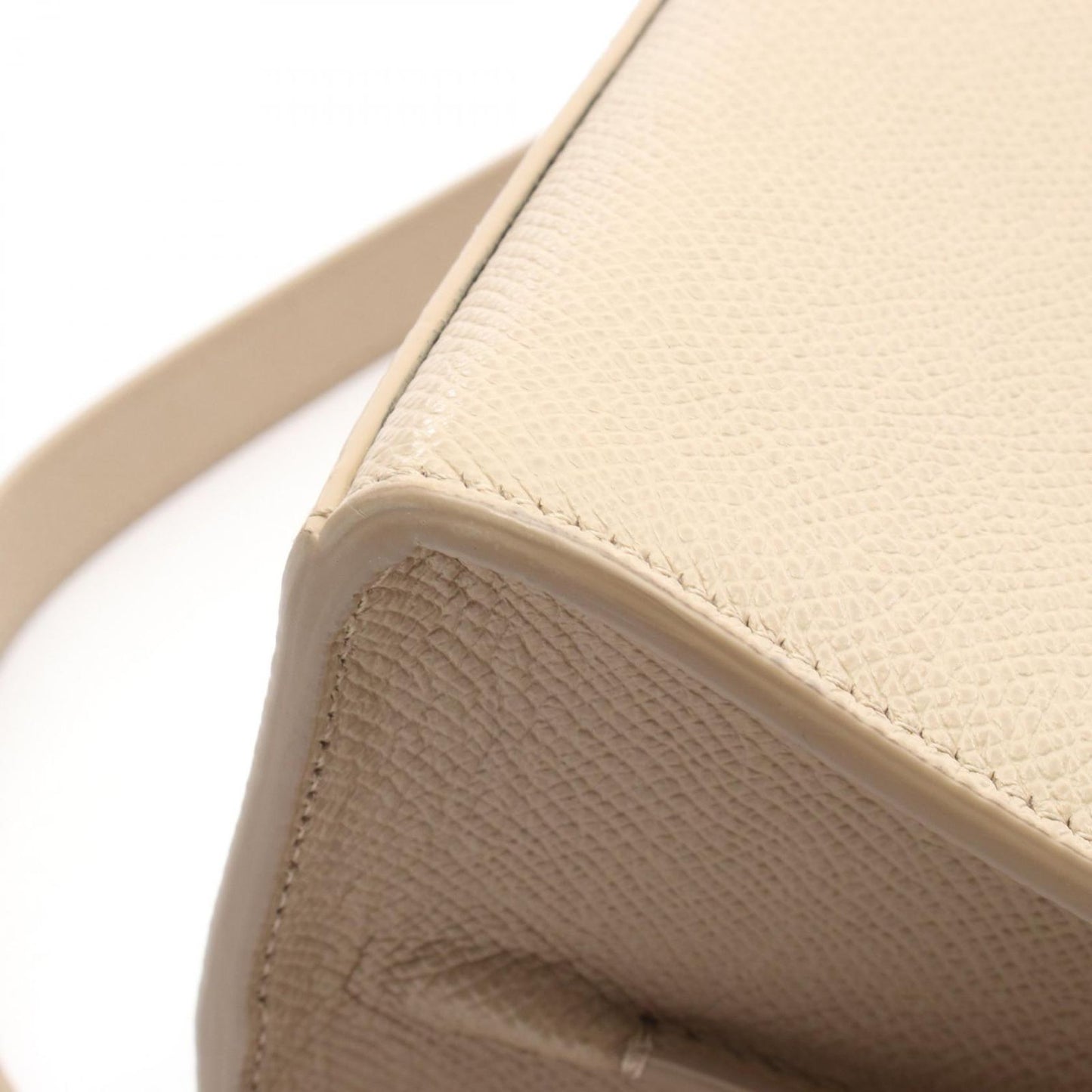 Dior 30 Montaigne Handbag in Beige Leather - Timeless Elegance