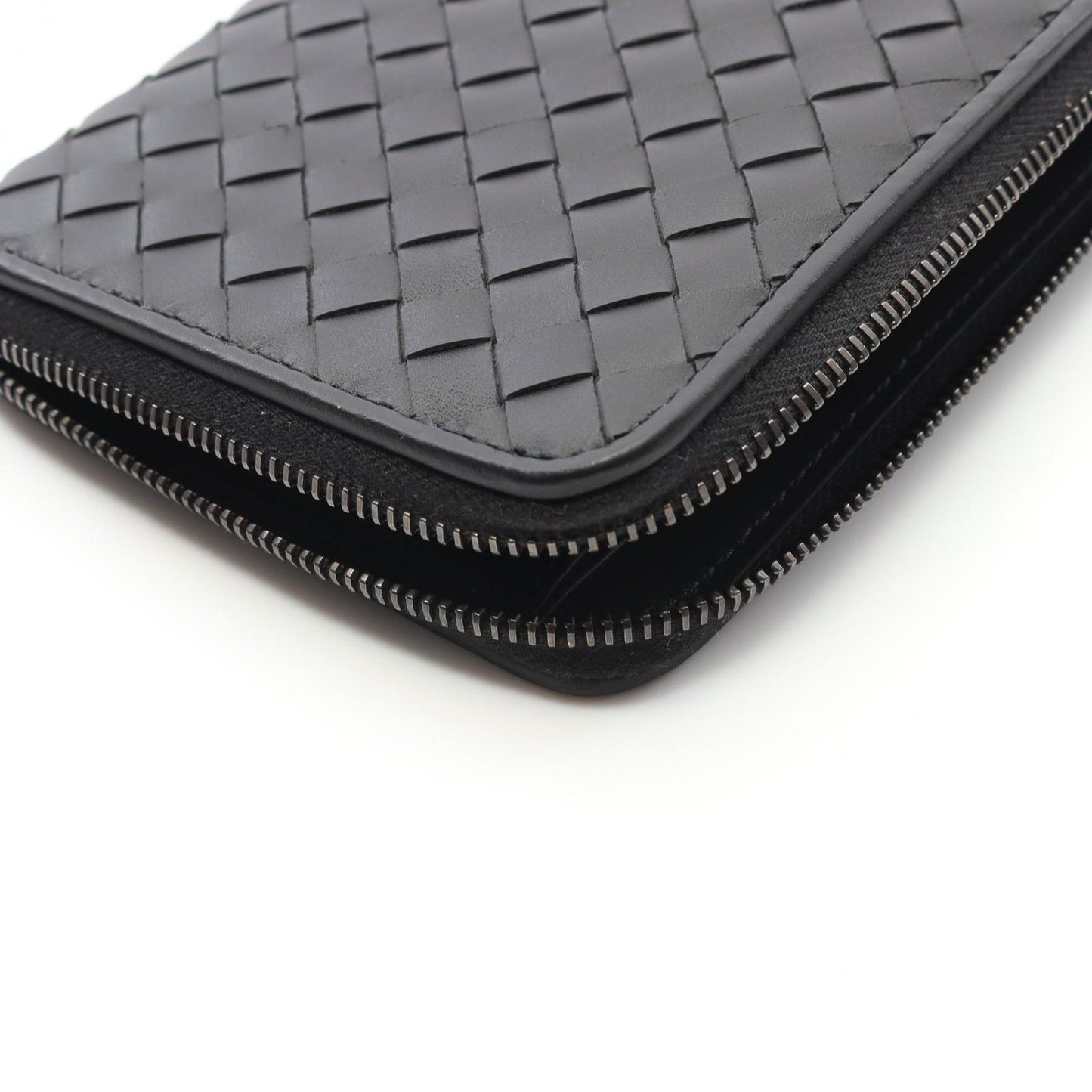 Bottega Veneta Intrecciato Leather Round Wallet in Black