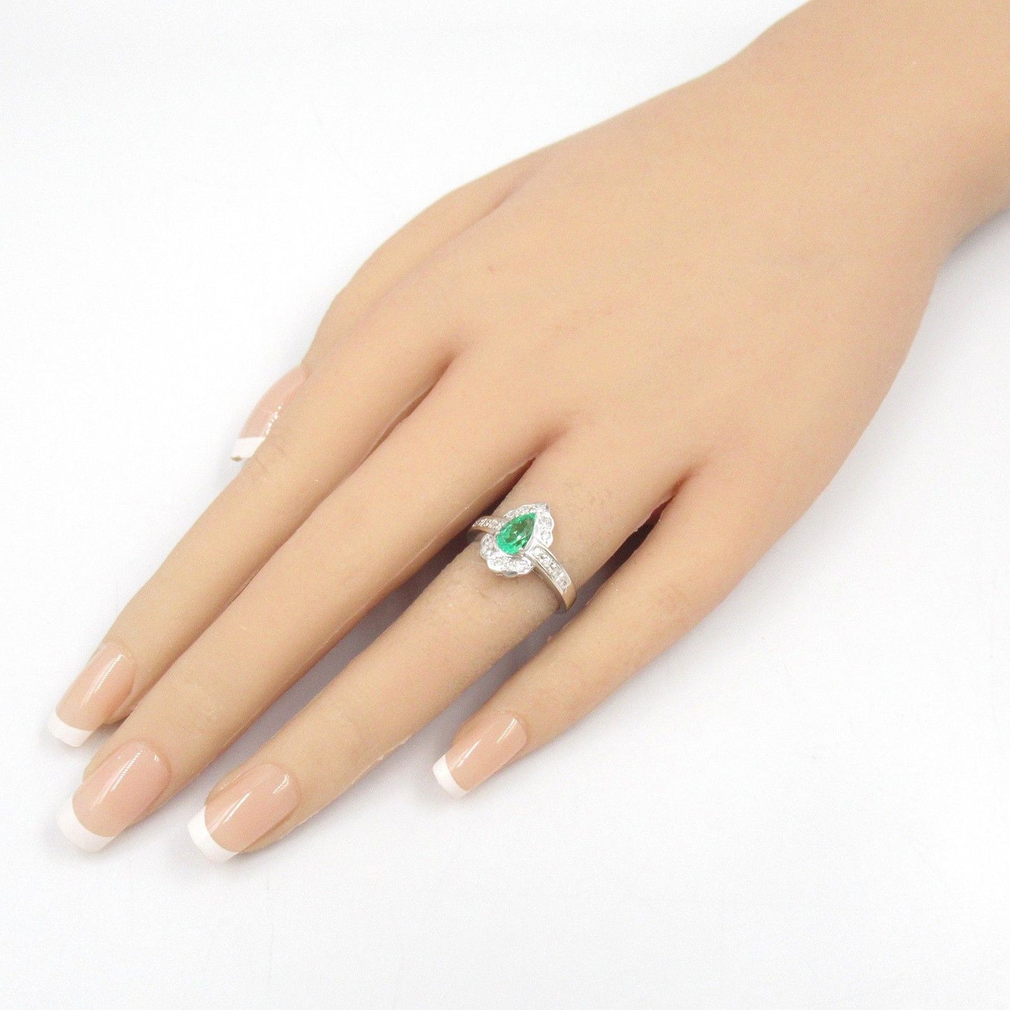 Exquisite Emerald and Diamond Ring in Platinum - #9