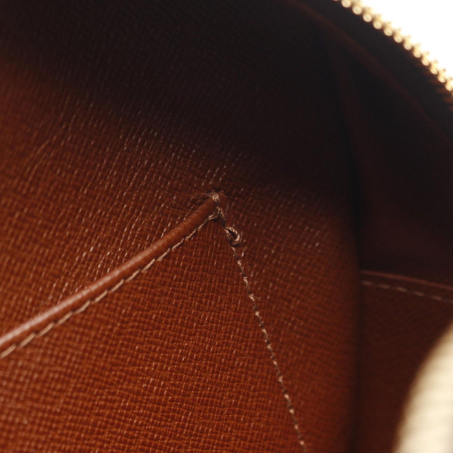 Louis Vuitton Monogram Canvas Cite MM Shoulder Bag - Timeless Elegance