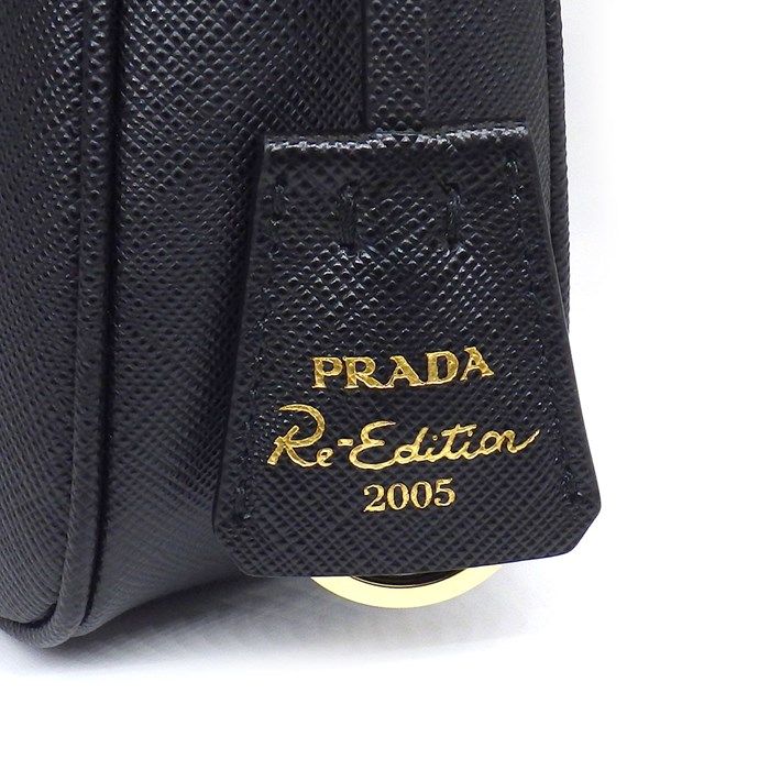 PRADA Re-Edition 2005 Shoulder Bag in Black Saffiano Leather