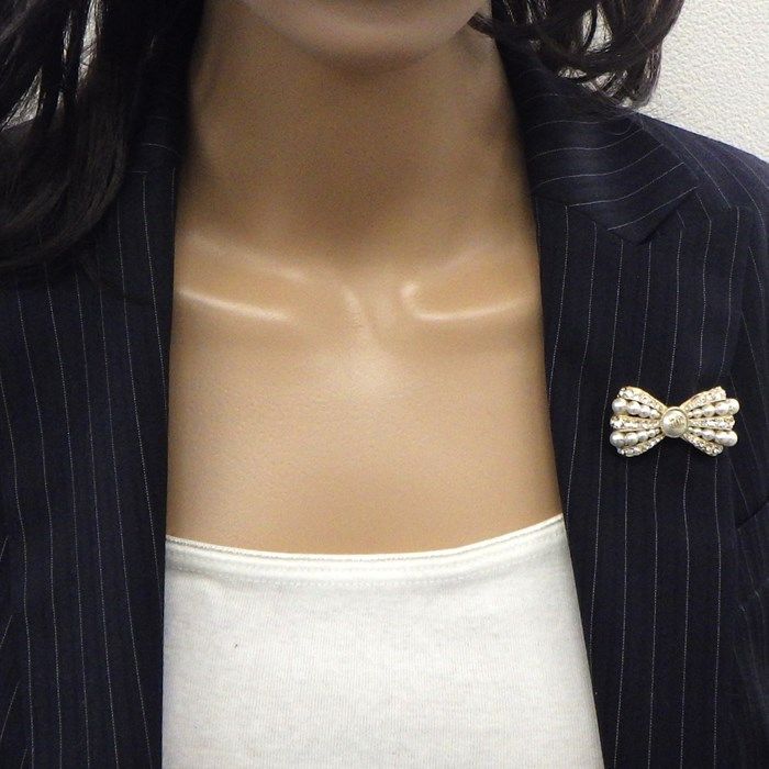CHANEL Coco Mark Bow Brooch with Rhinestones & Imitation Pearls