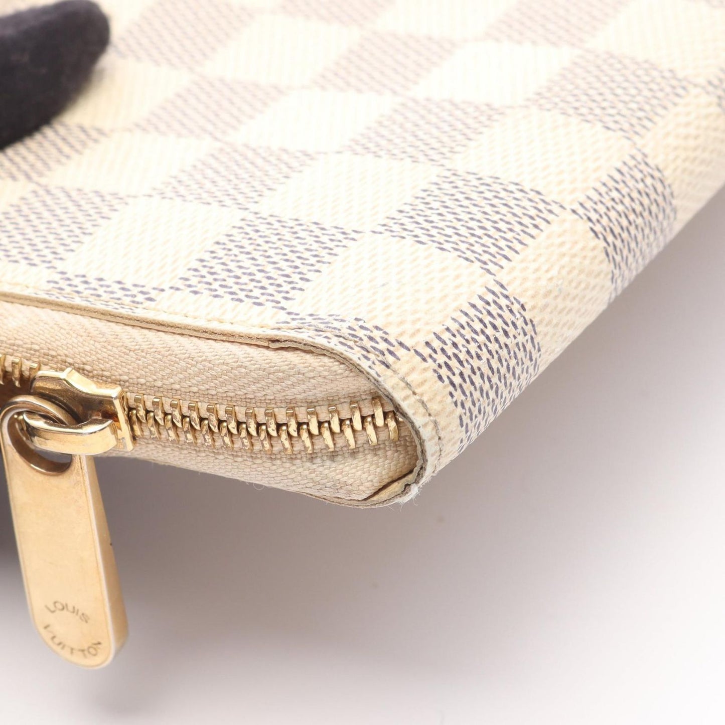 Louis Vuitton Damier Azur Zippy Wallet - Timeless Elegance