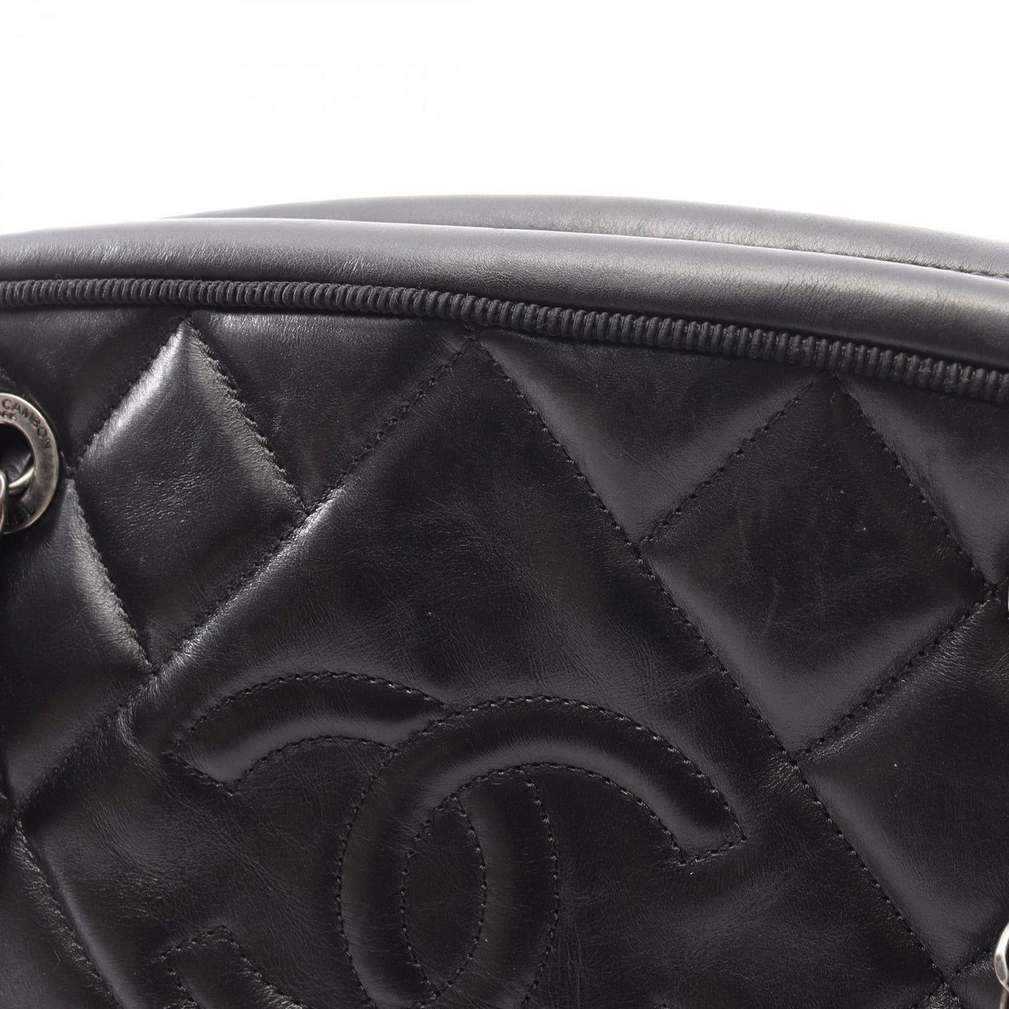 CHANEL Matelassé Black Lambskin Shoulder Bag with Chain