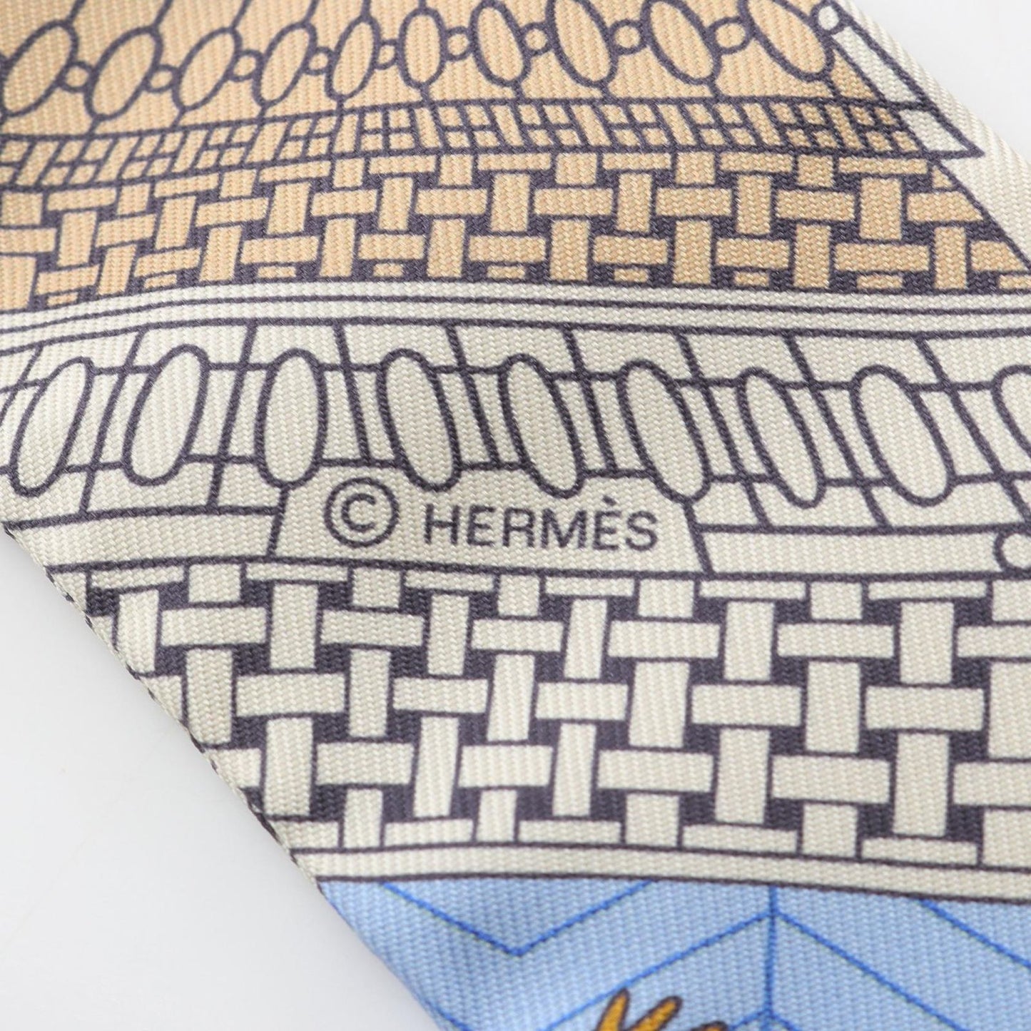 HERMES Twilly Scarf OBJETS DE CURIOSITE - Exquisite Silk Accessory