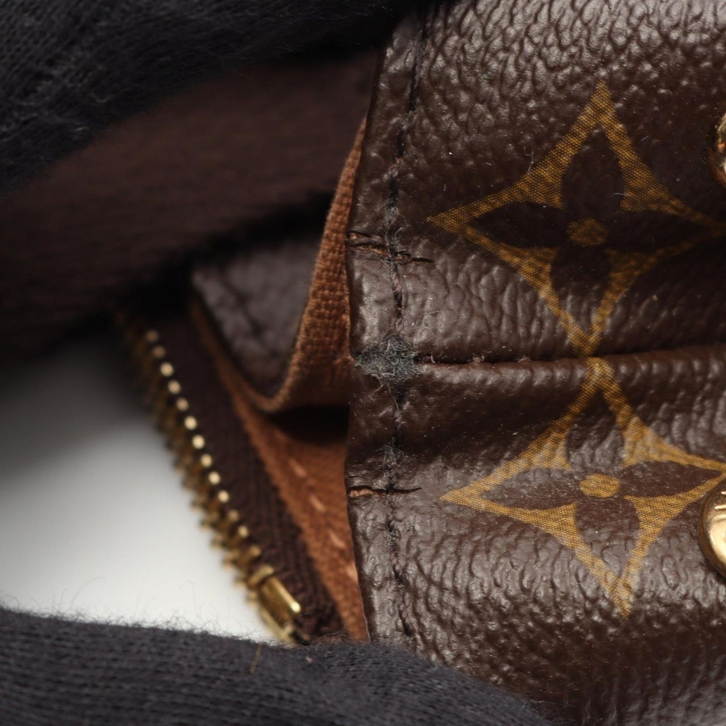 Louis Vuitton Cabas Boite M53013 Tote Bag - Timeless Elegance