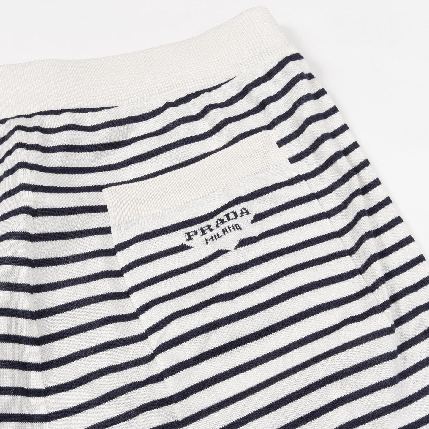 PRADA UMP120 White Silk Cotton Men's Shorts - Unworn Luxury