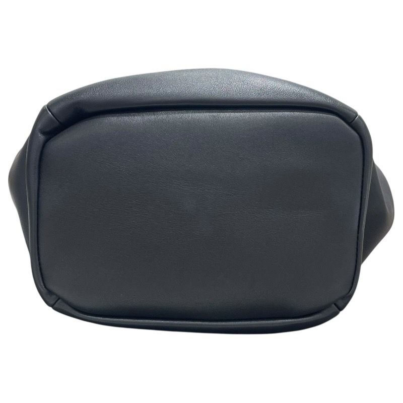 Bottega Veneta Black Leather One-Shoulder Bag - Timeless Elegance