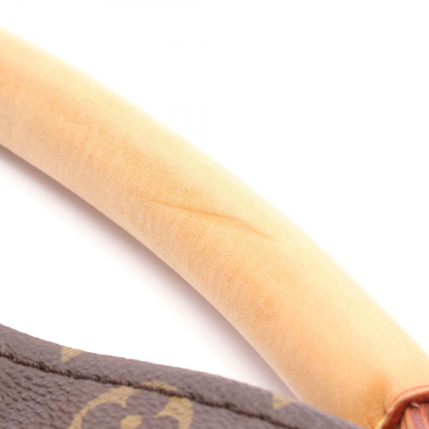 Louis Vuitton Artsy MM Shoulder Bag - Timeless Elegance