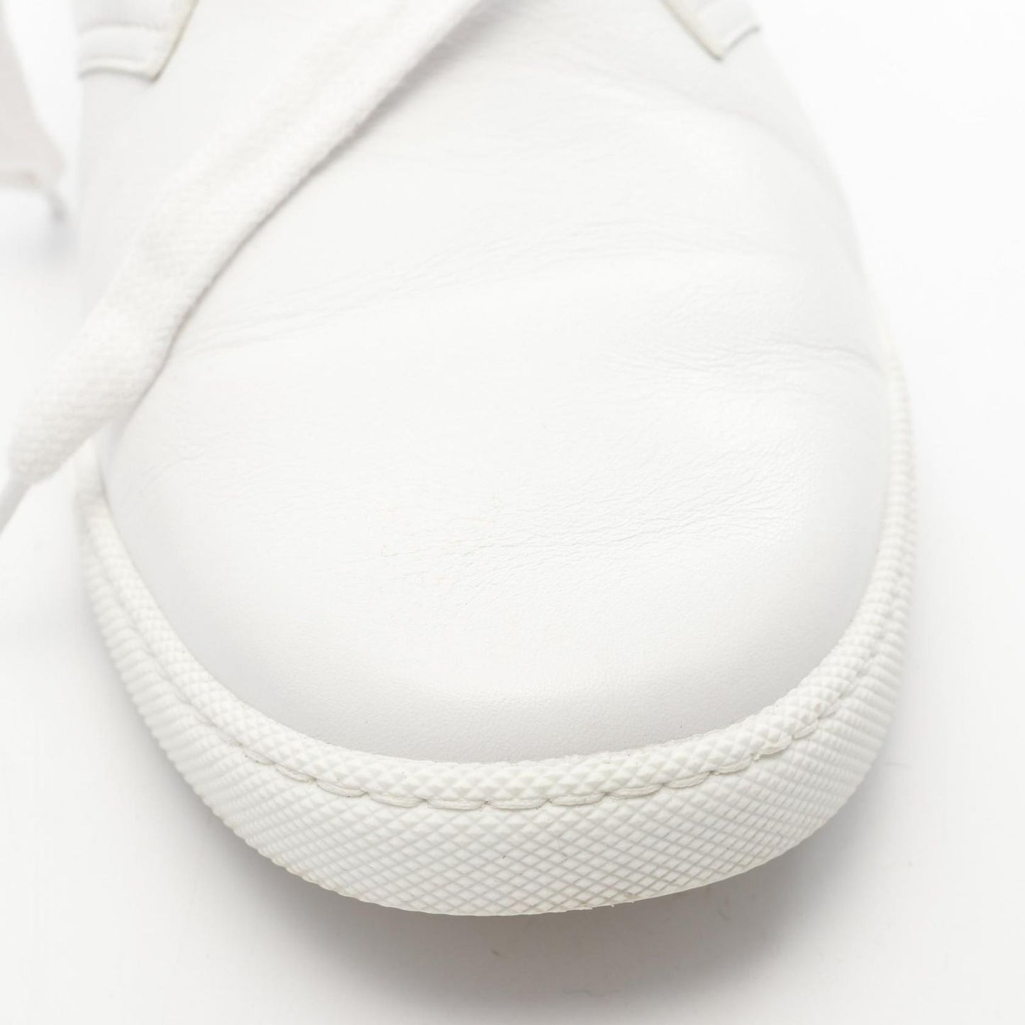HERMES Ex Libris White Leather Sneakers - Timeless Elegance
