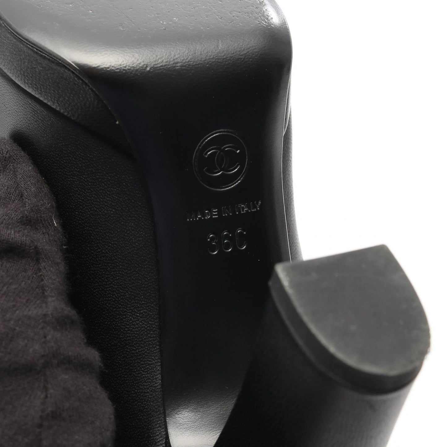 CHANEL Coco Mark Black Leather Pumps - Timeless Elegance