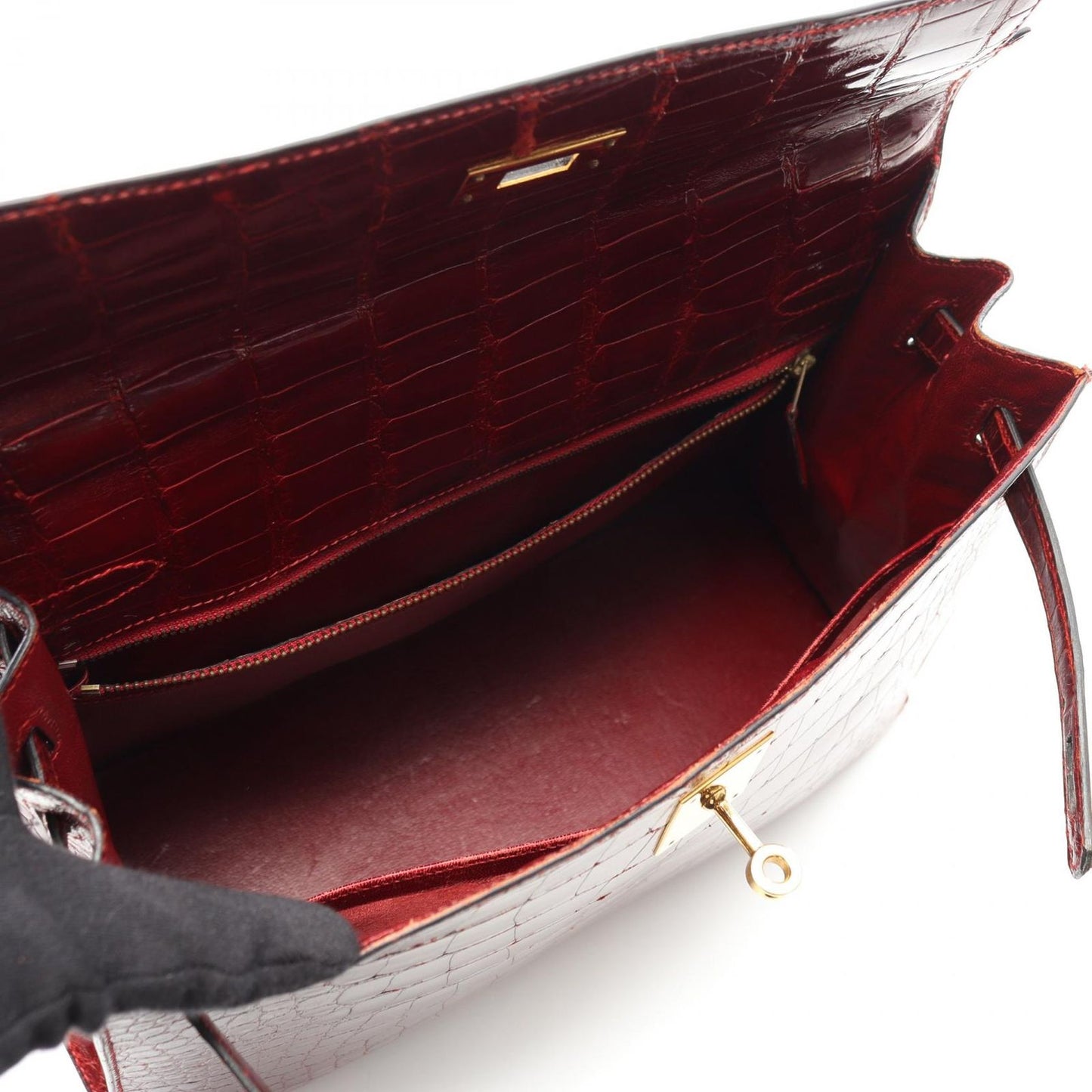 HERMES Kelly 32 Handbag in Blaze - Timeless Elegance
