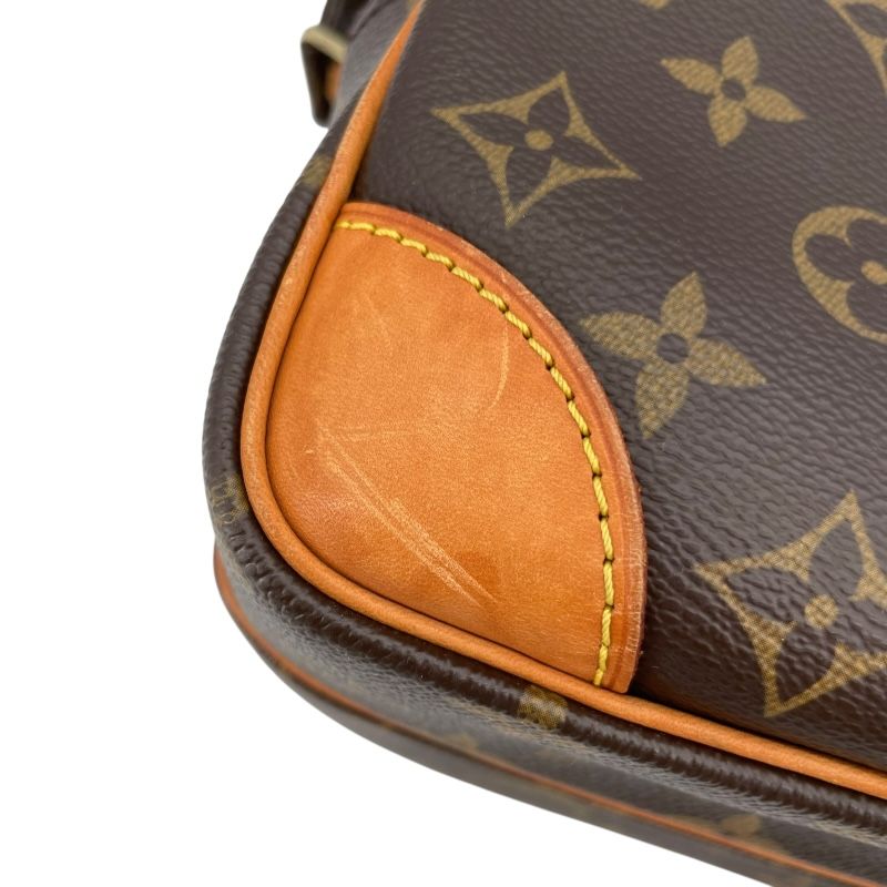Louis Vuitton Nile M45244 Monogram Canvas Shoulder Bag - Brown
