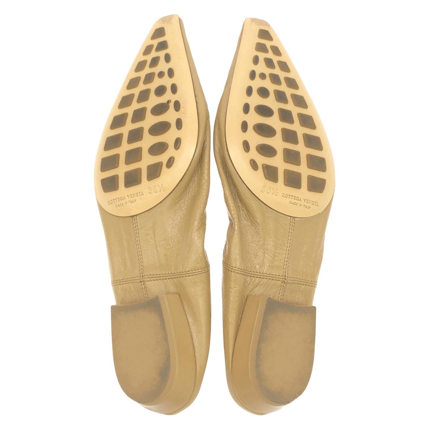 BOTTEGA VENETA Beige Leather Pumps - Timeless Elegance