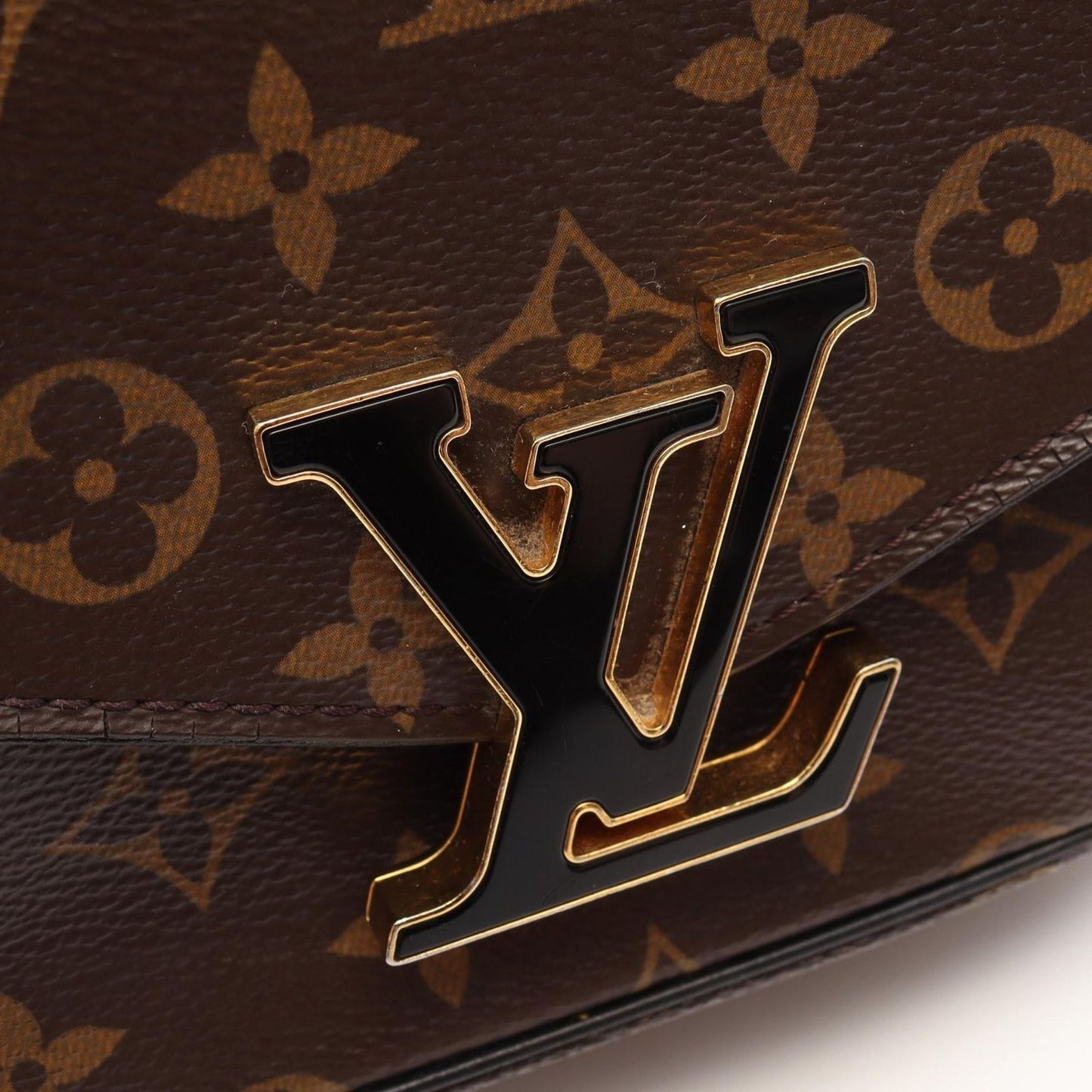 Louis Vuitton Pallas Shoulder Bag M45592 - Timeless Elegance