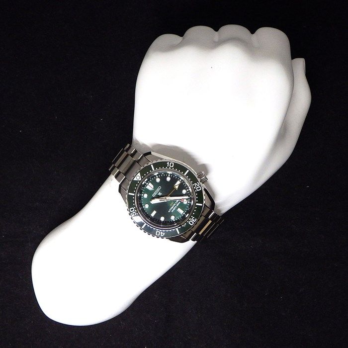 SEIKO Prospex Diver's Watch SBEJ009 - Green Sunray Dial