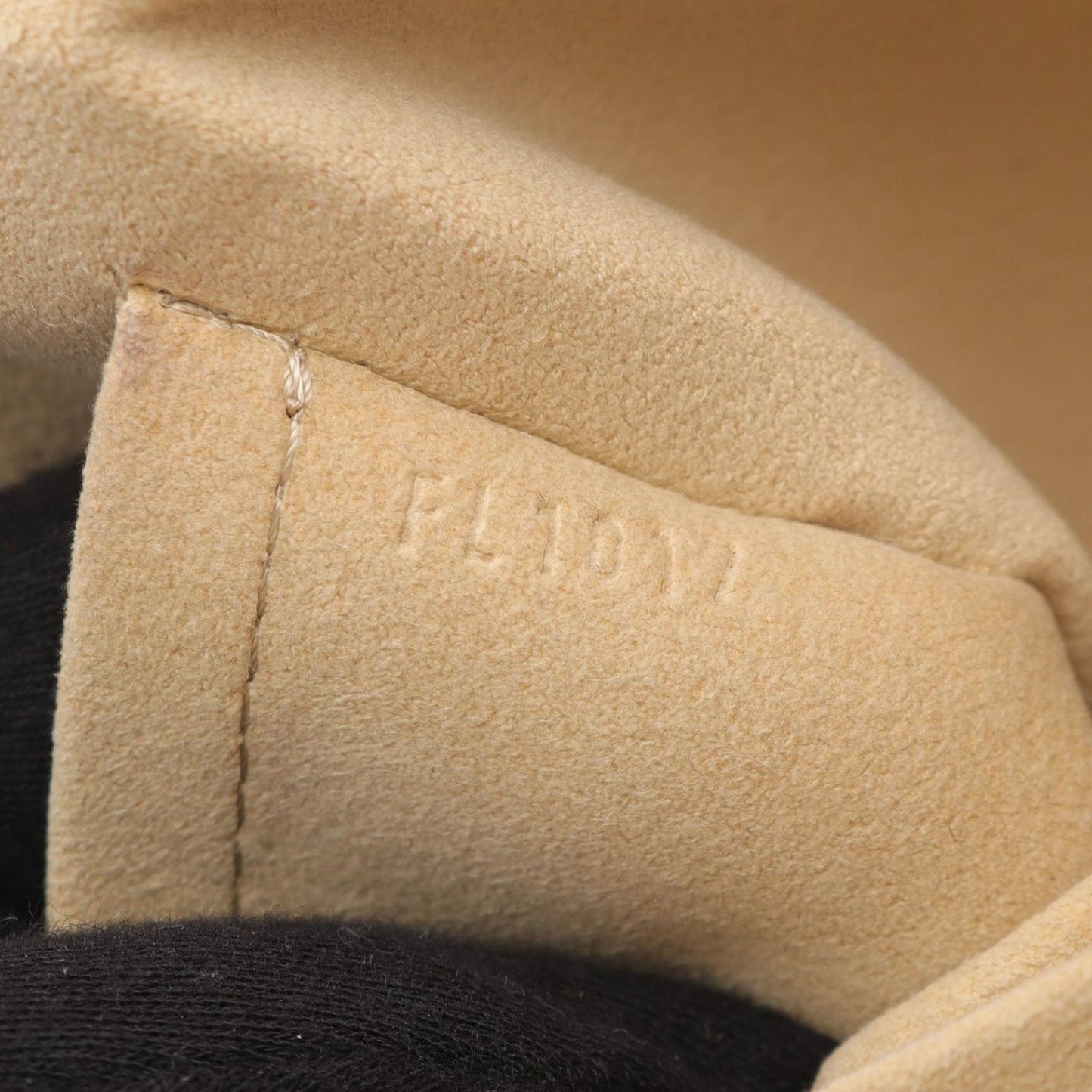 Louis Vuitton Manhattan GM Monogram Handbag - Timeless Elegance