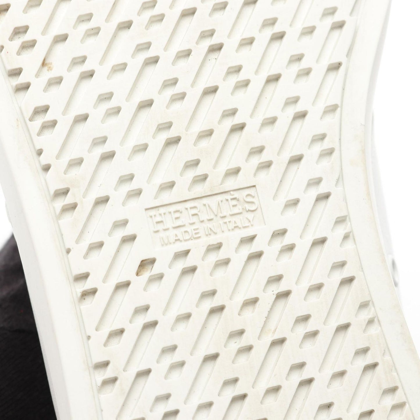 HERMES Ex Libris White Leather Sneakers - Timeless Elegance