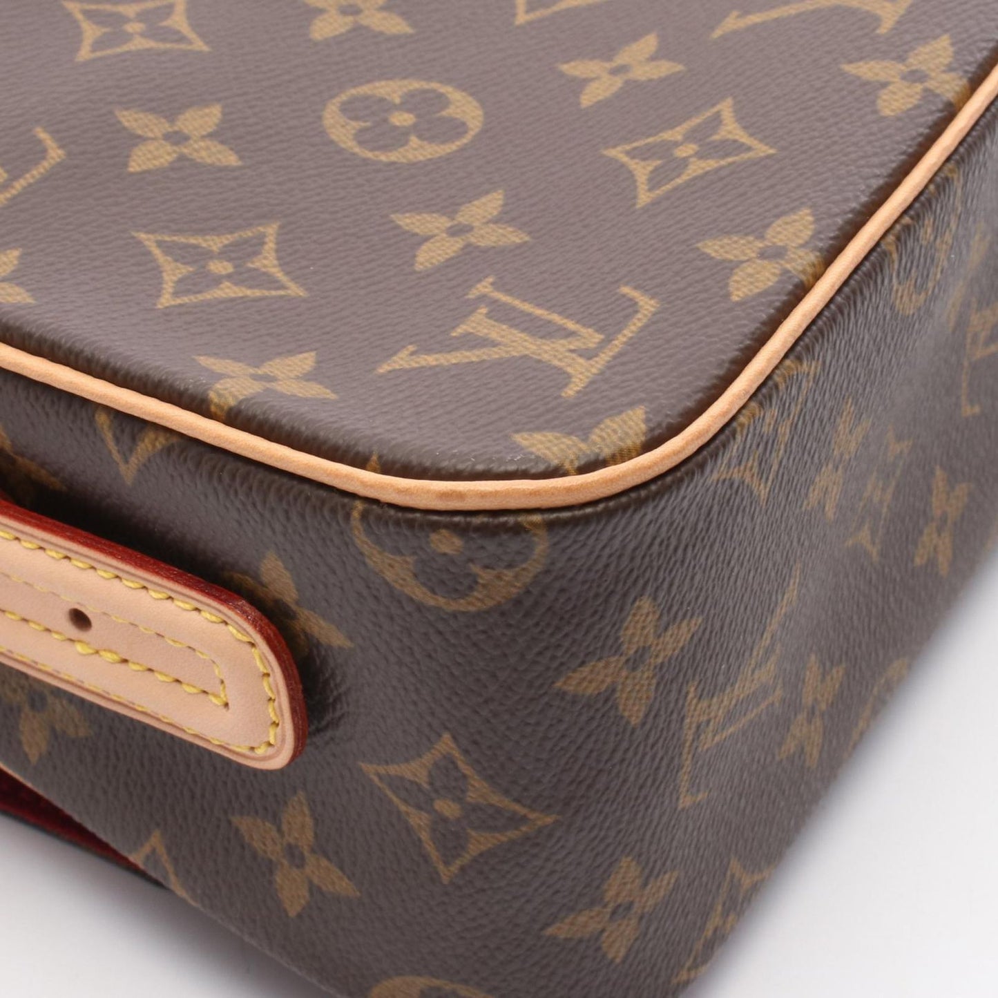 Louis Vuitton Viva Cite MM Monogram Shoulder Bag - Timeless Elegance