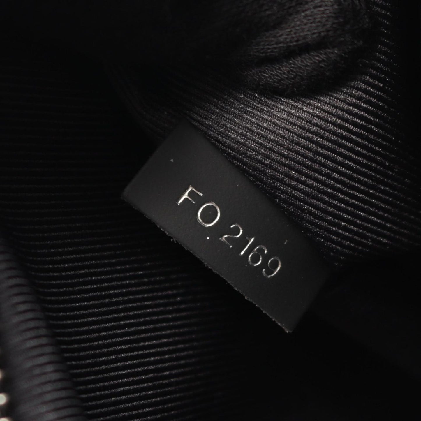 Louis Vuitton Messenger Voyage PM - Timeless Elegance in Black