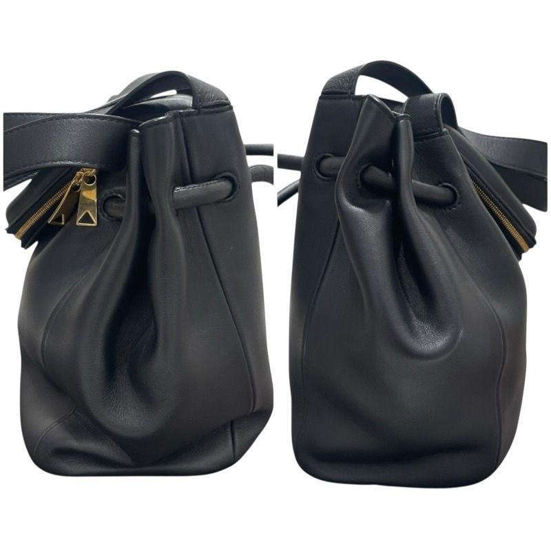 Bottega Veneta Black Leather One-Shoulder Bag - Timeless Elegance