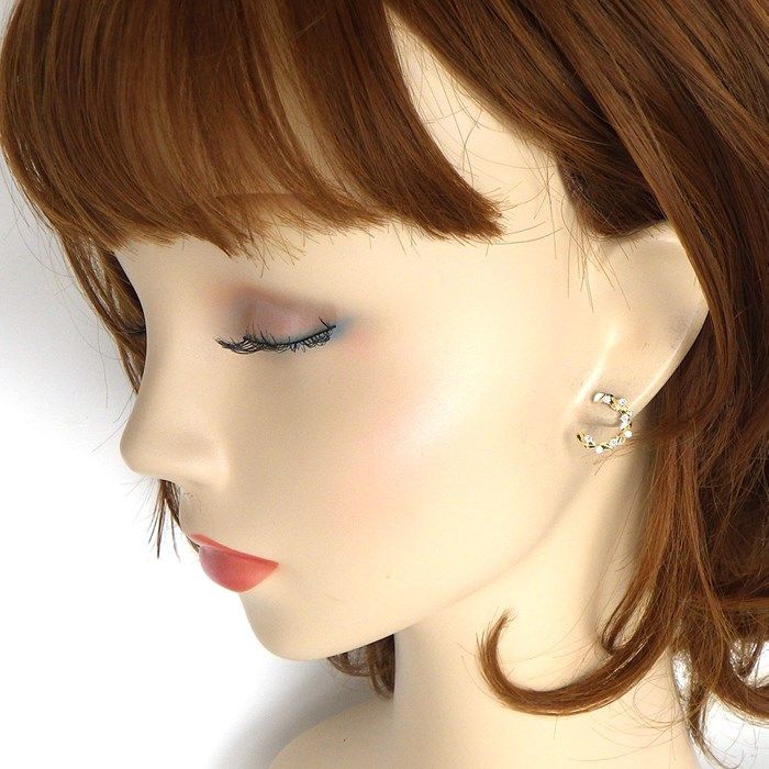 Exquisite Leaf Motif Diamond Earrings in 18K Yellow Gold