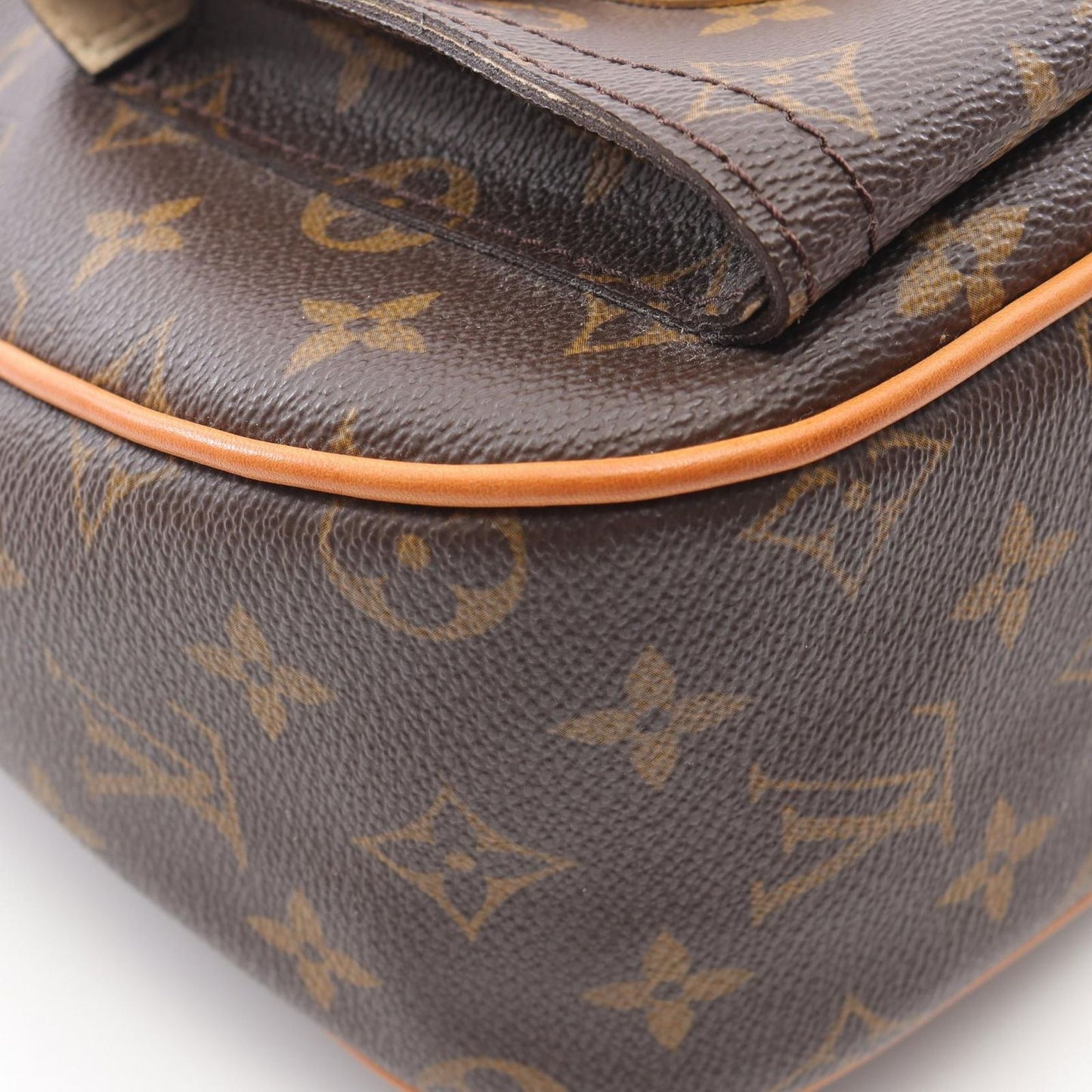 Louis Vuitton Hudson GM Monogram Shoulder Bag - Timeless Elegance