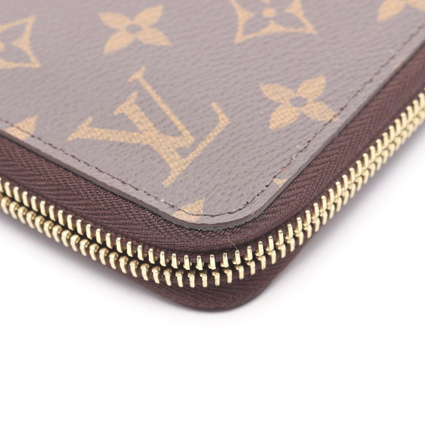 Louis Vuitton Monogram Zippy Wallet - Unused Luxury Accessory