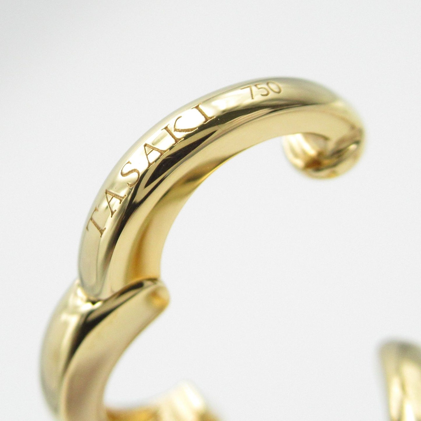 TASAKI Dangerous Scorpion Ear Cuff in 18K Yellow Gold