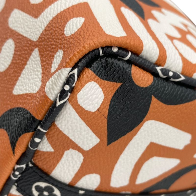 Louis Vuitton Speedy Bandoulière 25 in Crème Caramel - Timeless Elegance