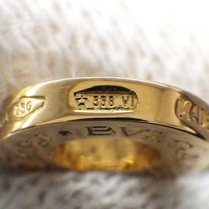 BVLGARI Onyx Circle Necklace in 18K Yellow Gold - Timeless Elegance