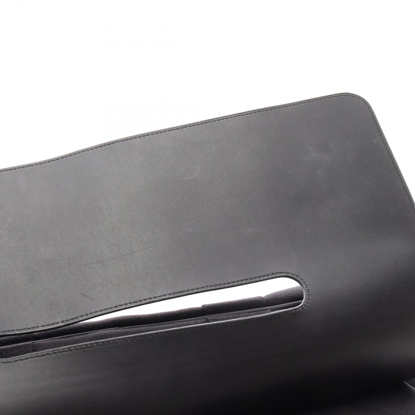 HERMES Valparaiso MM Handbag in Black Leather - Timeless Elegance