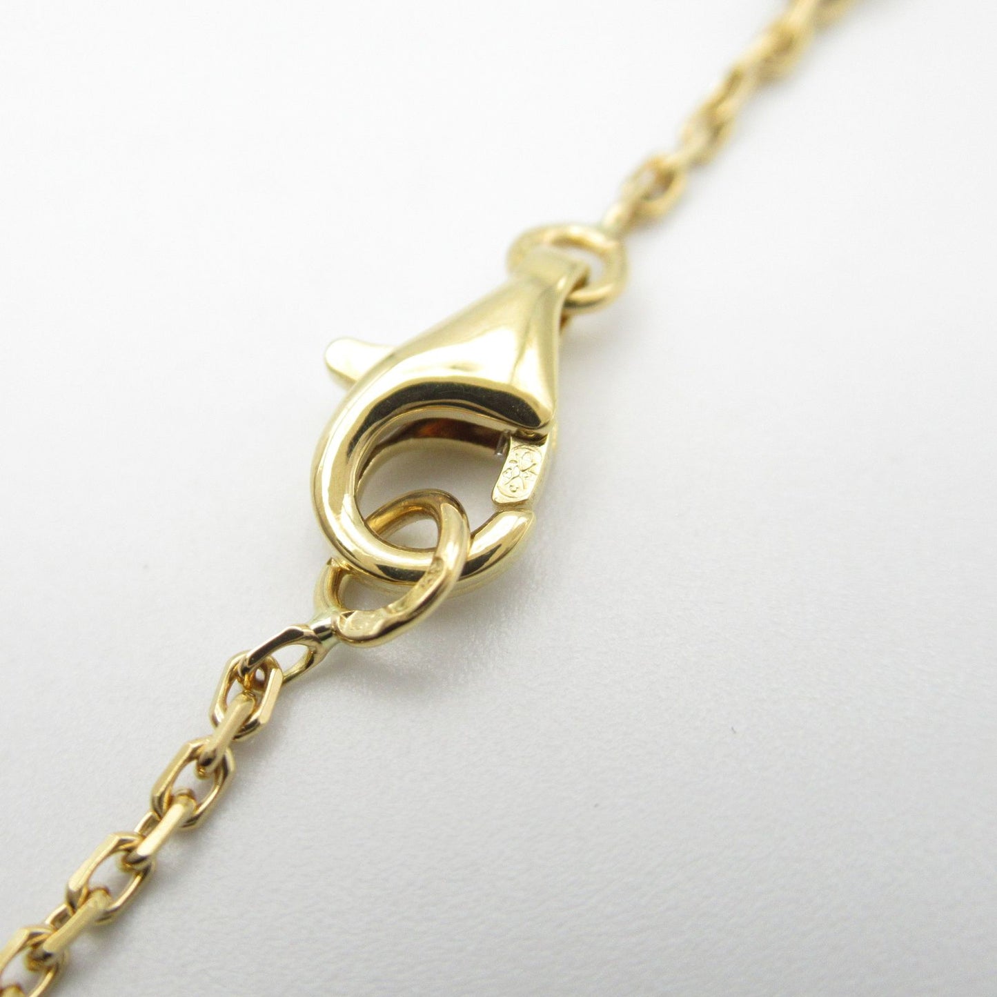 Van Cleef & Arpels Vintage Alhambra Onyx Necklace in Yellow Gold