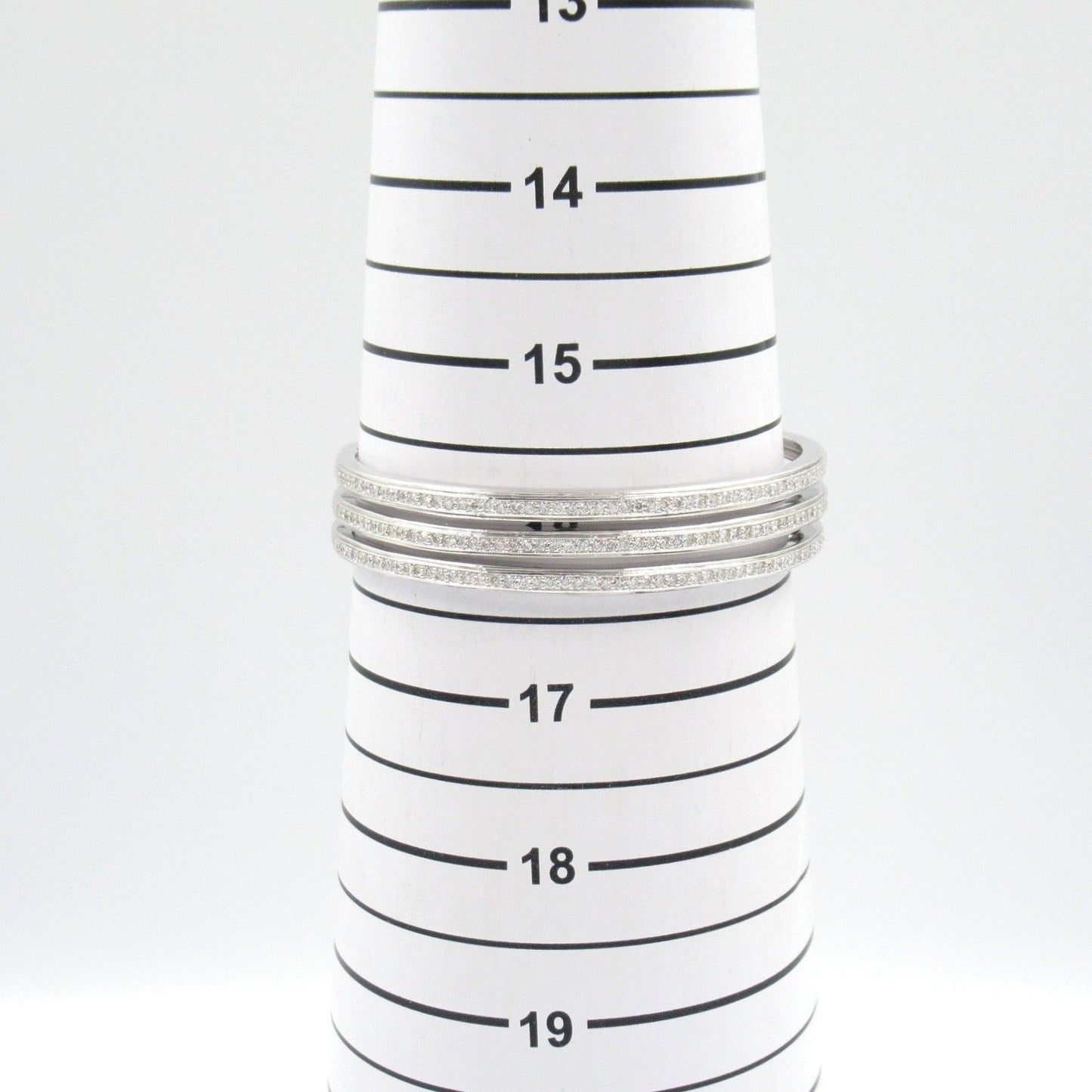 Exquisite K18WG Diamond Bangle - 2.00ct Luxury Bracelet