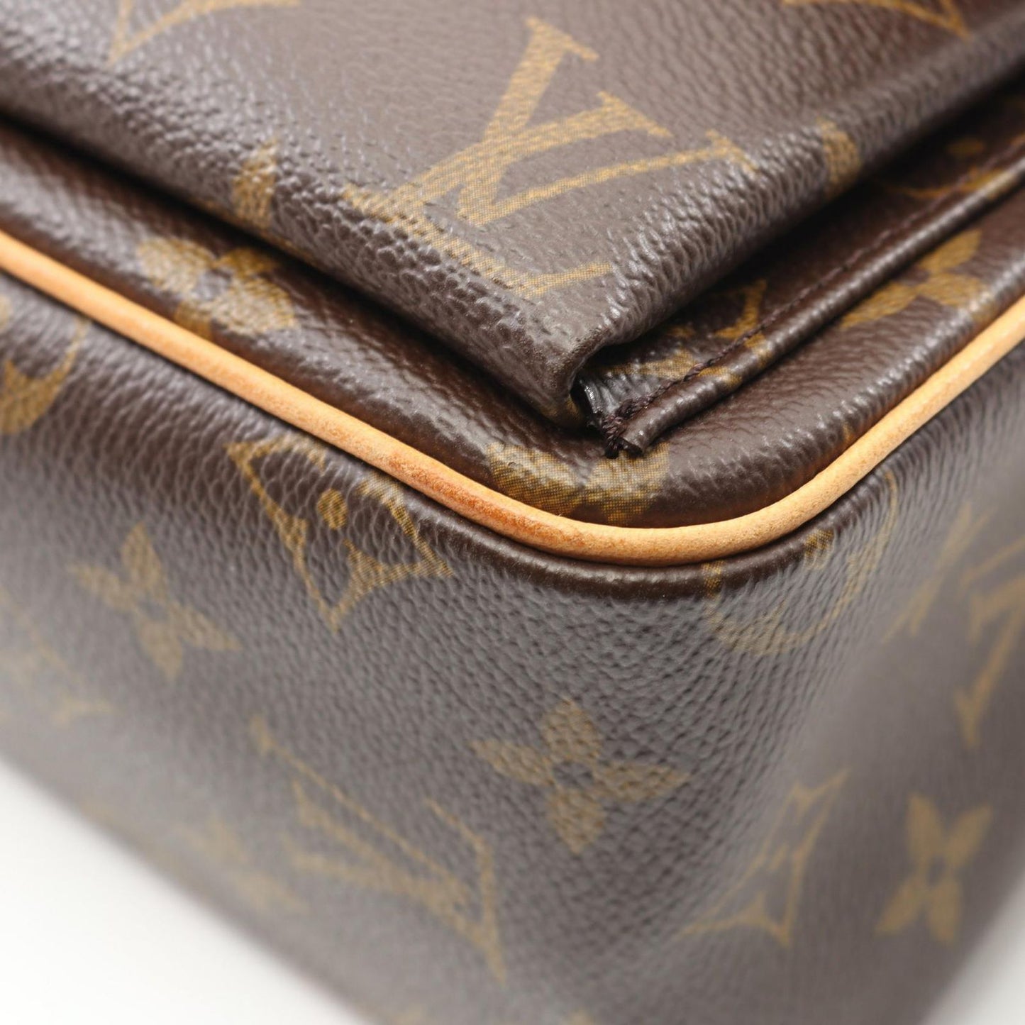 Louis Vuitton Viva Cite MM Monogram Shoulder Bag - Timeless Elegance