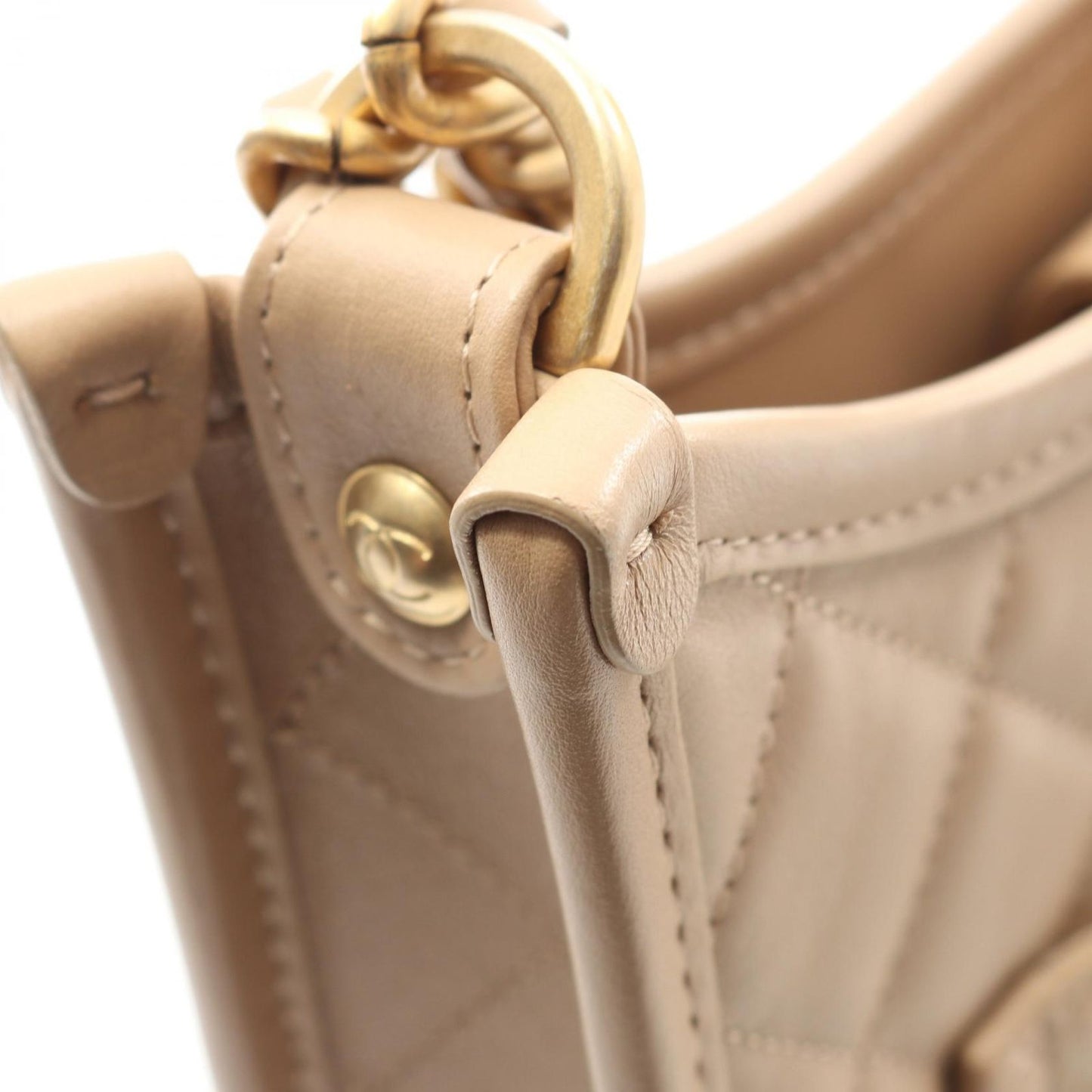 CHANEL Matelassé Beige Leather Shoulder Bag AS4666 - Timeless Elegance