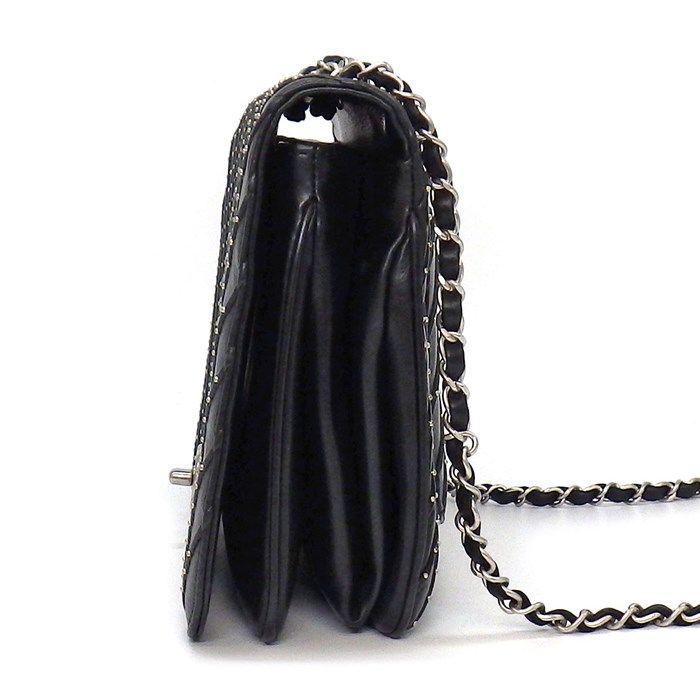 CHANEL Chevron Black Calfskin Shoulder Bag with Silver Hardware