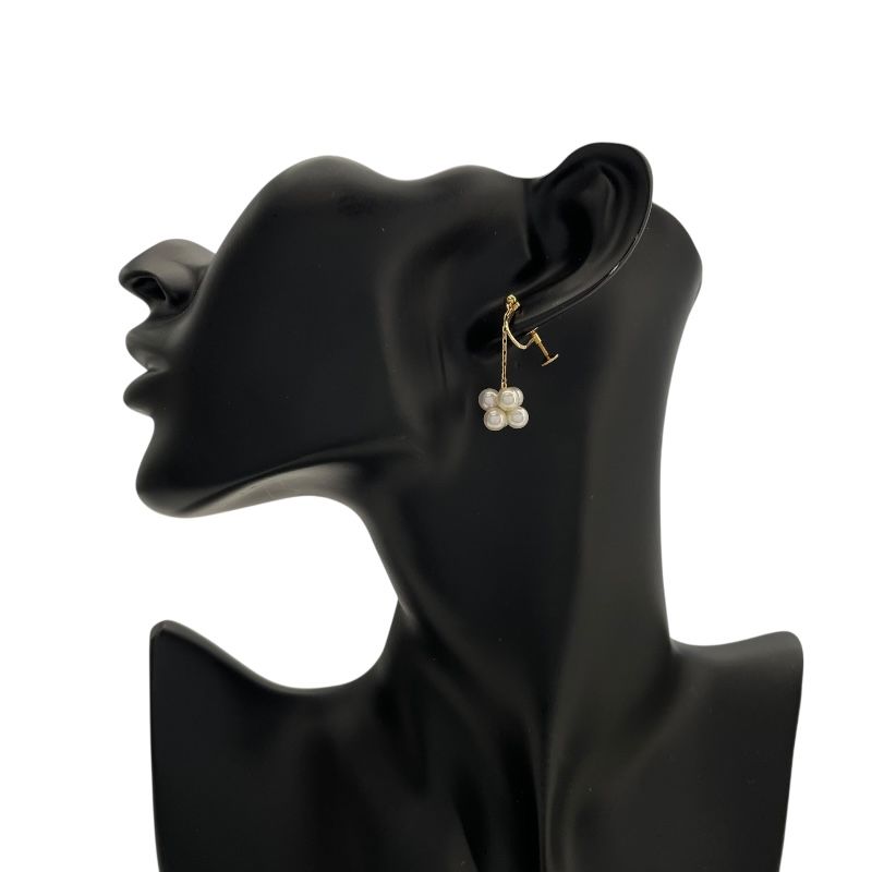 MIKIMOTO K18 Yellow Gold Pearl Earrings - Exquisite Elegance