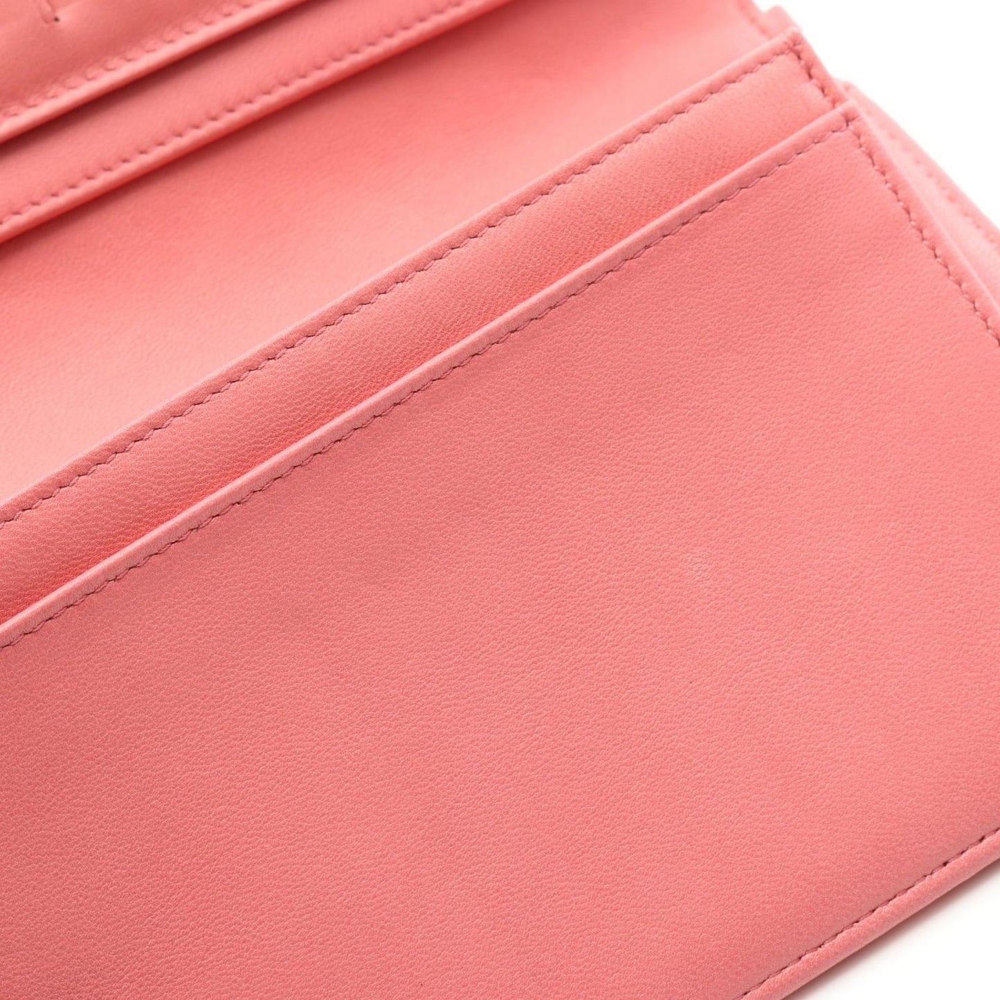 CHANEL Matelassé Pink Lambskin Wallet - Exquisite Luxury