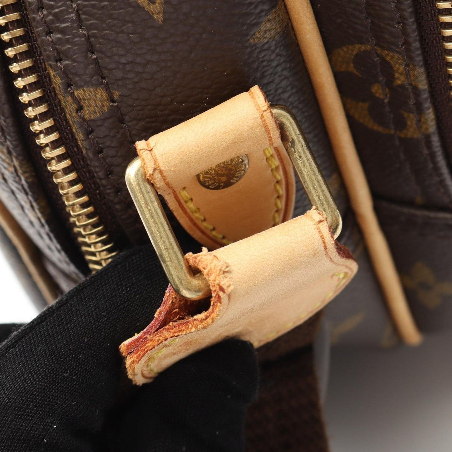 Louis Vuitton Reporter PM Shoulder Bag - Timeless Elegance