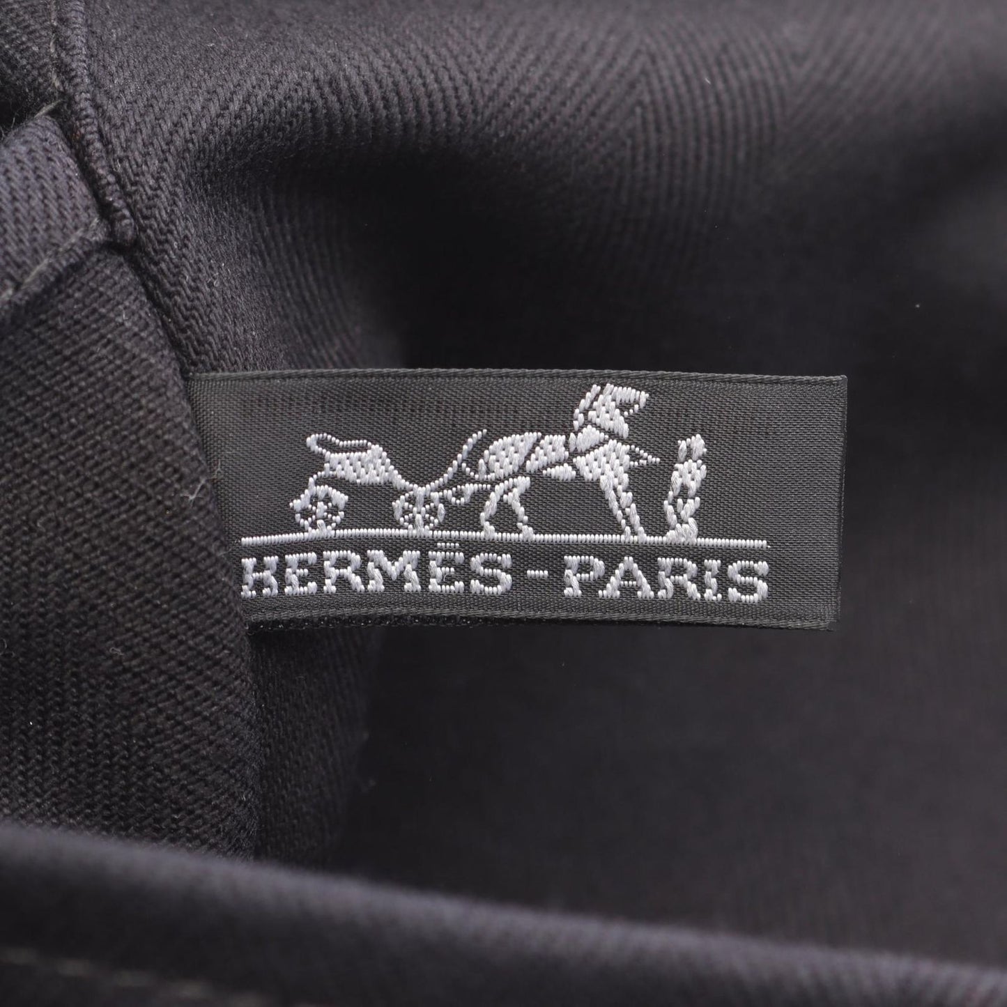 HERMES Valparaiso MM Handbag in Black Leather - Timeless Elegance