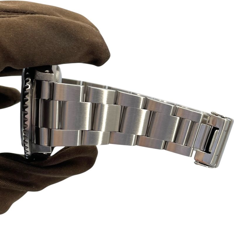 ROLEX Submariner 16610 Black SS Men's Watch - Timeless Elegance