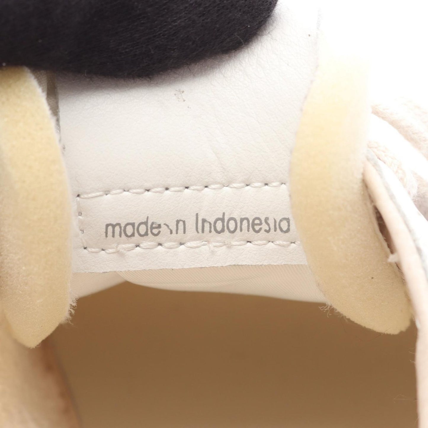 AUTRY White Leather Sneakers - Timeless Elegance for Women
