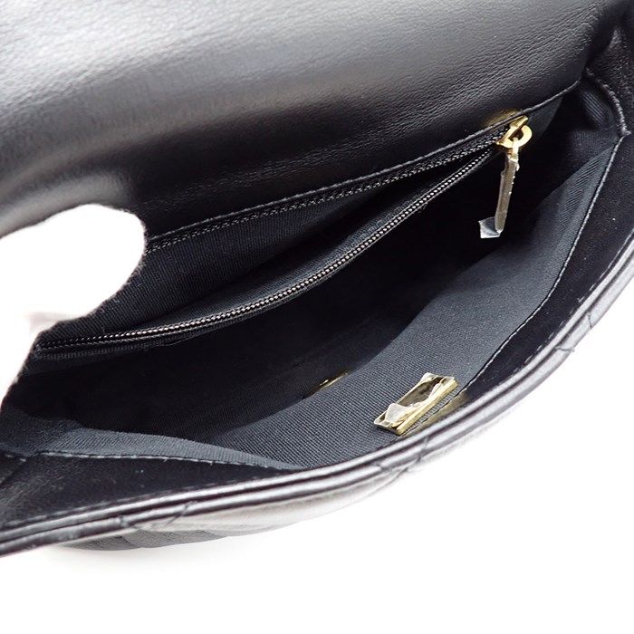 Chanel Black Lambskin Shoulder Bag with Gold Hardware - Timeless Elegance