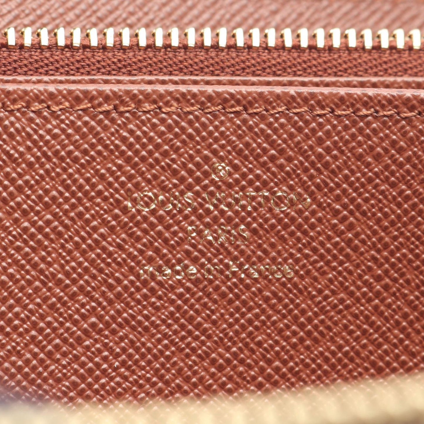 Louis Vuitton Monogram Zippy Wallet - Unused Luxury Accessory