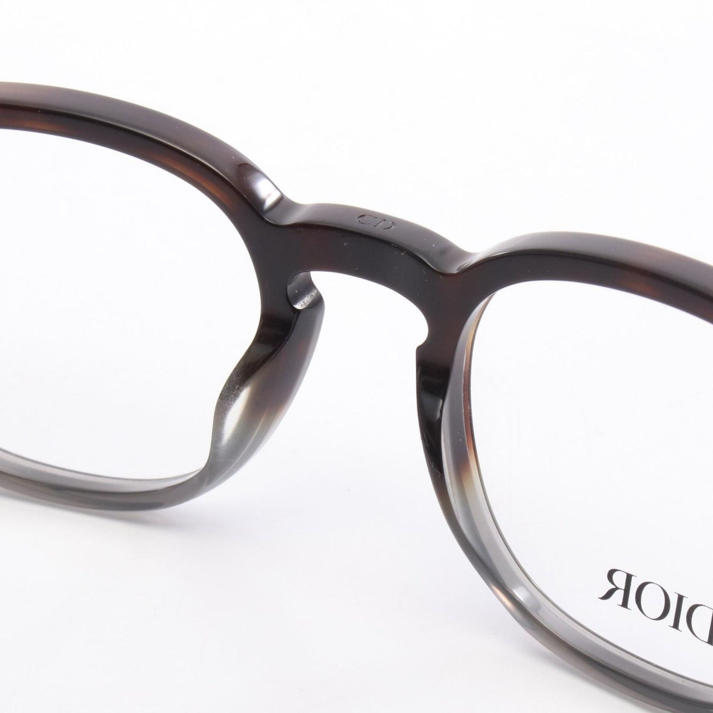 Dior Blacksuit O R21 Sunglasses in Gold - Timeless Elegance