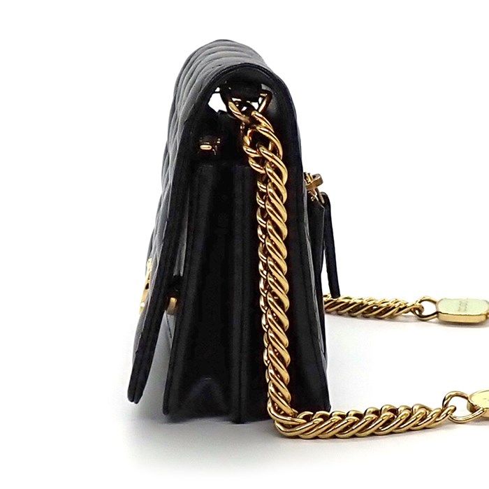 Chanel Black Lambskin Shoulder Bag with Gold Hardware - A Timeless Classic